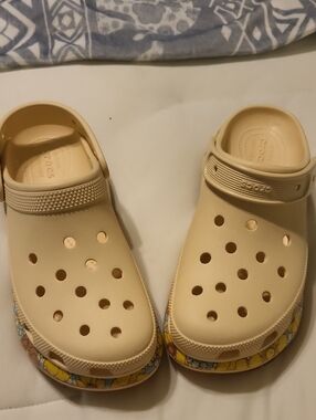 CROCS Classic Clog in Beige with Yellow Accent